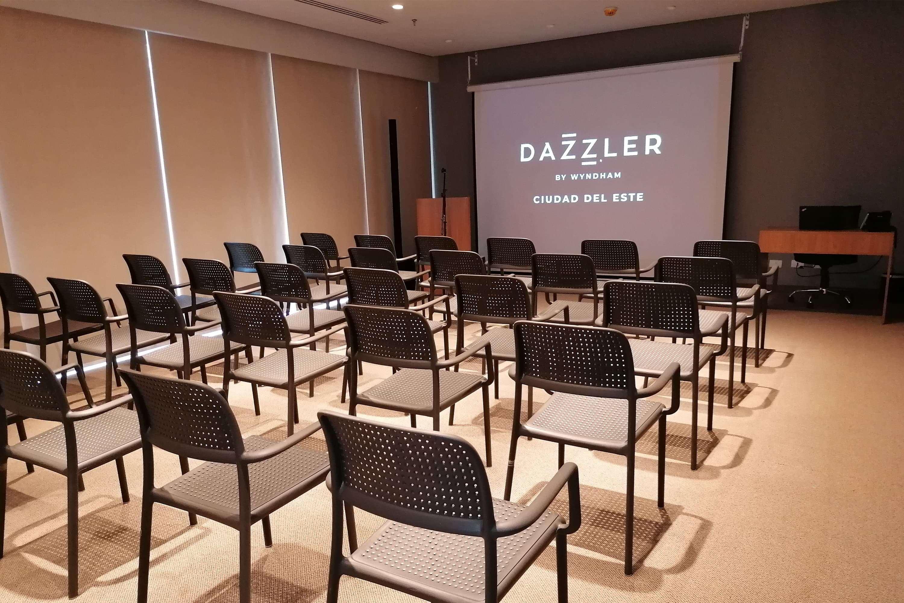 Dazzler By Wyndham Ciudad Del Este Exteriör bild